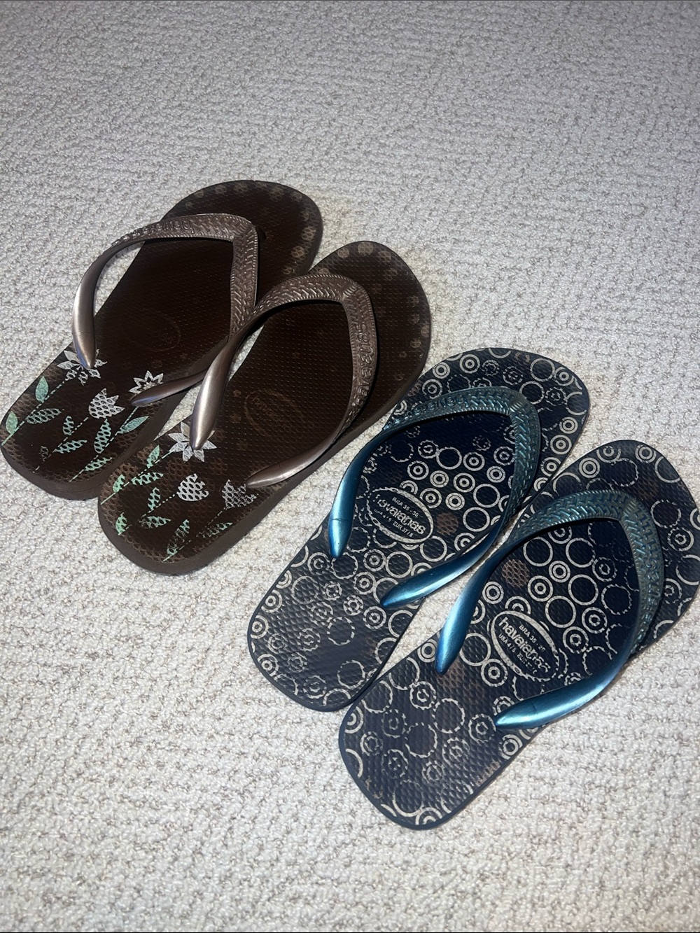 Havaianas Navy Blue Circle & Brown flowers Flip Flops
